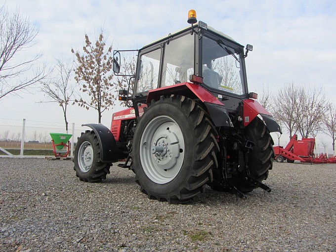 traktori belarus 1021 - novo
