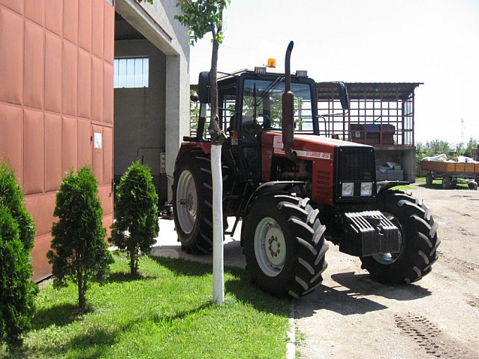 traktori belarus 1221