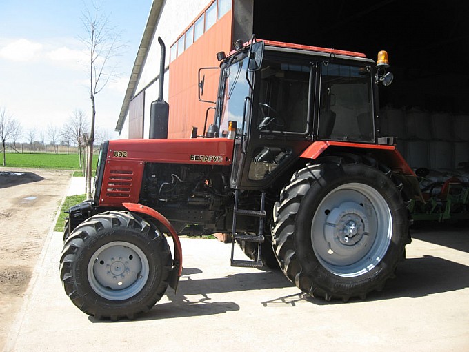 traktori belarus 892