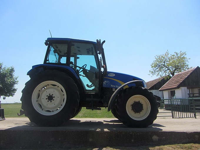 traktori new holland t5040